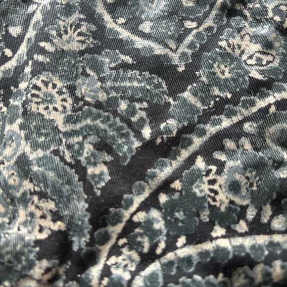 Lucky Brand size 4 black & gray paisley print shorts - Picture 14 of 15